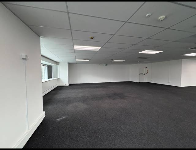 450M² OFFICE TO LET IN FORESHORE